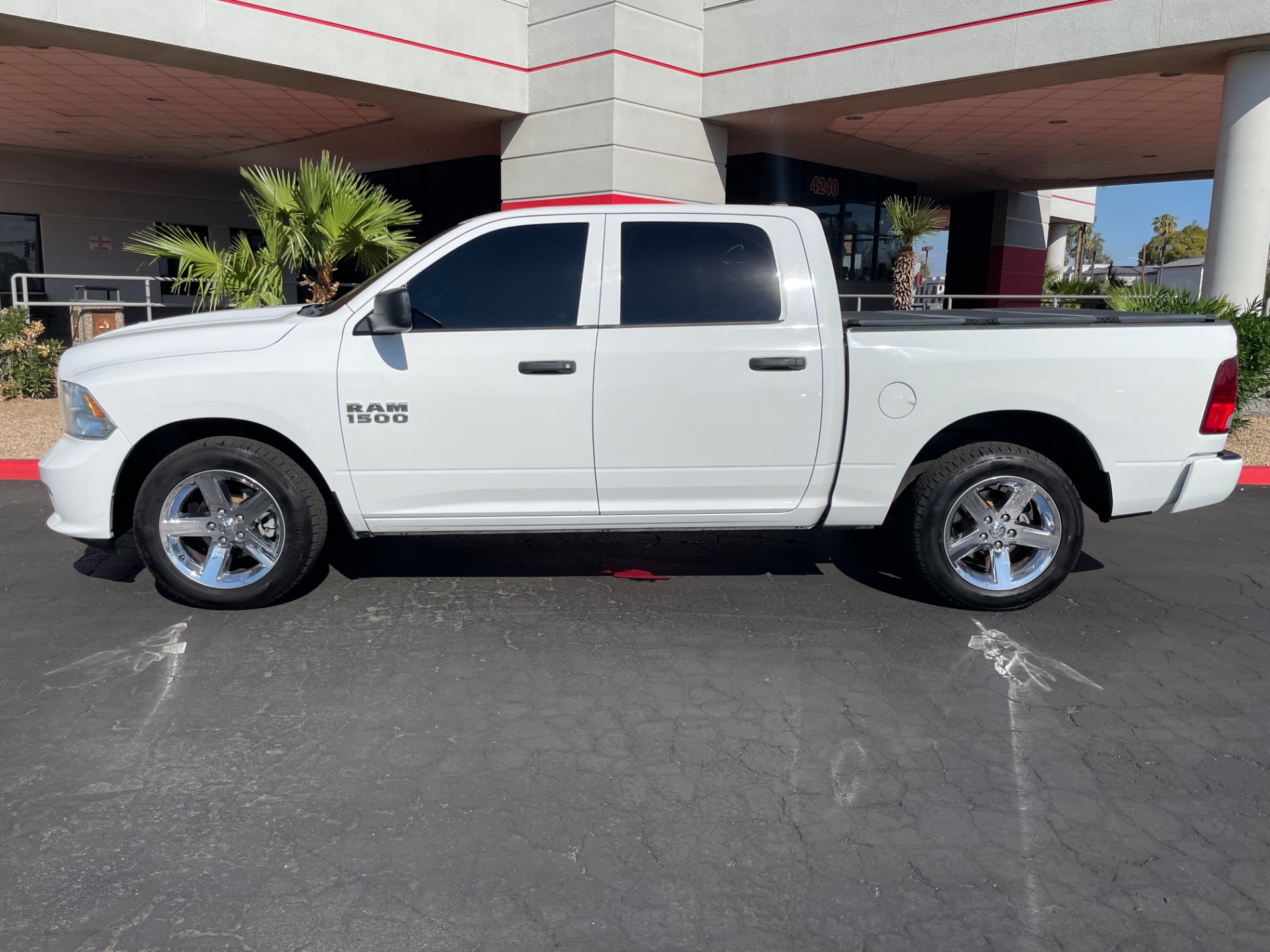 ram ram 1500 pickup 2018 1C6RR6KG4JS336953 image ram ram 1500 pickup 2018 1C6RR6KG4JS336953 image